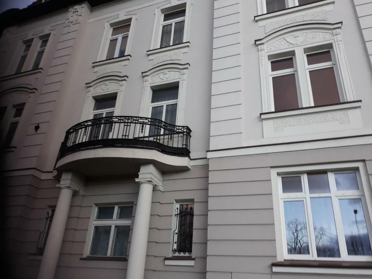 Апартаменты Wolnosci 21 Еленя-Гура Экстерьер фото